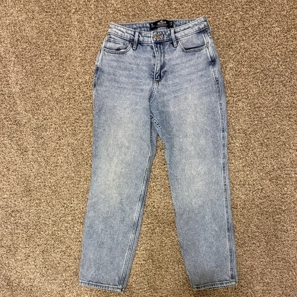 Hollister Light Wash Denim Jeans - Picture 1 of 4